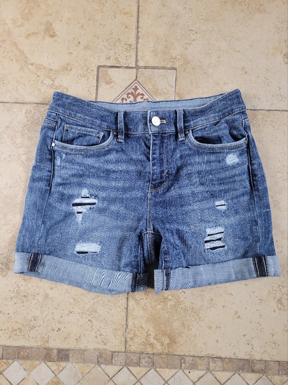 WHBM 5" Short Blue Distressed Denim Women’s Shorts